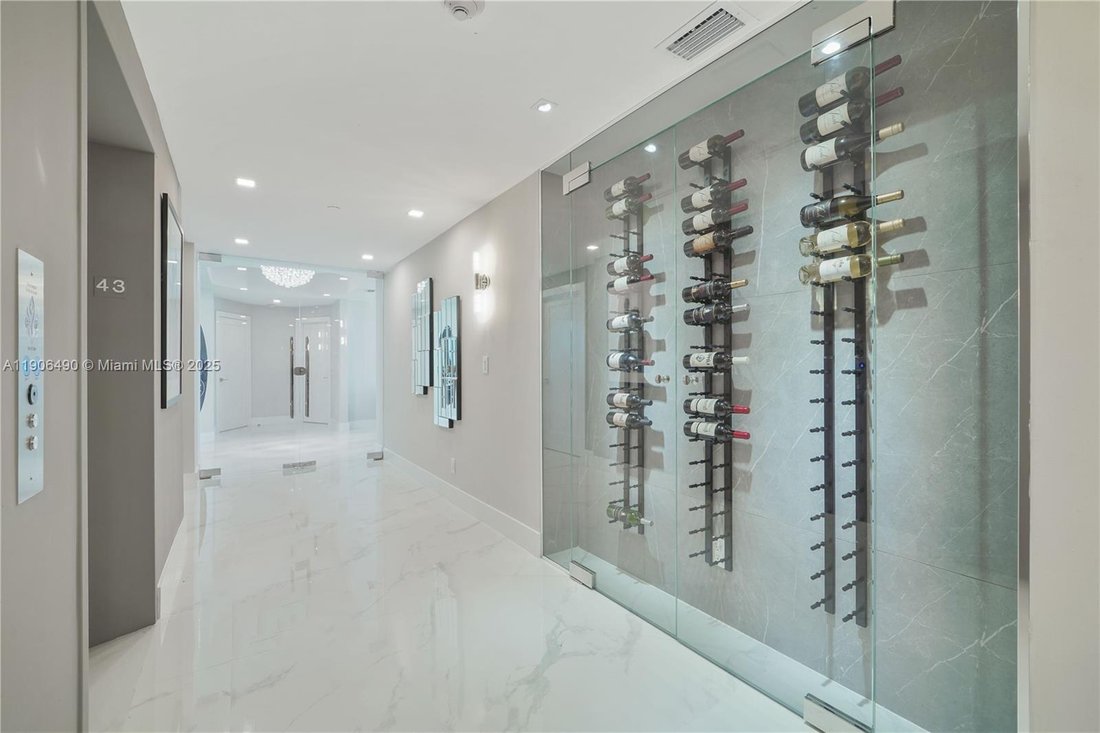 Condo in Miami Beach, Florida, United States 1 - 16636236
