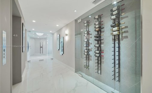 Condo in Miami Beach, Florida, United States 1