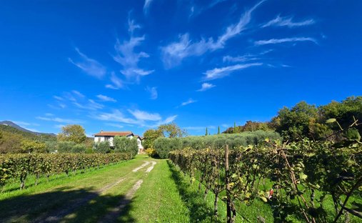 Country House in Raffa, Lombardy, Italy 1