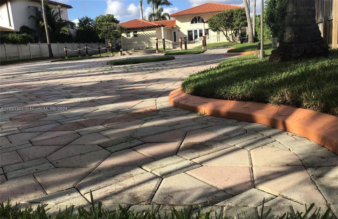 House in Miami, Florida, United States 4 - 16636293