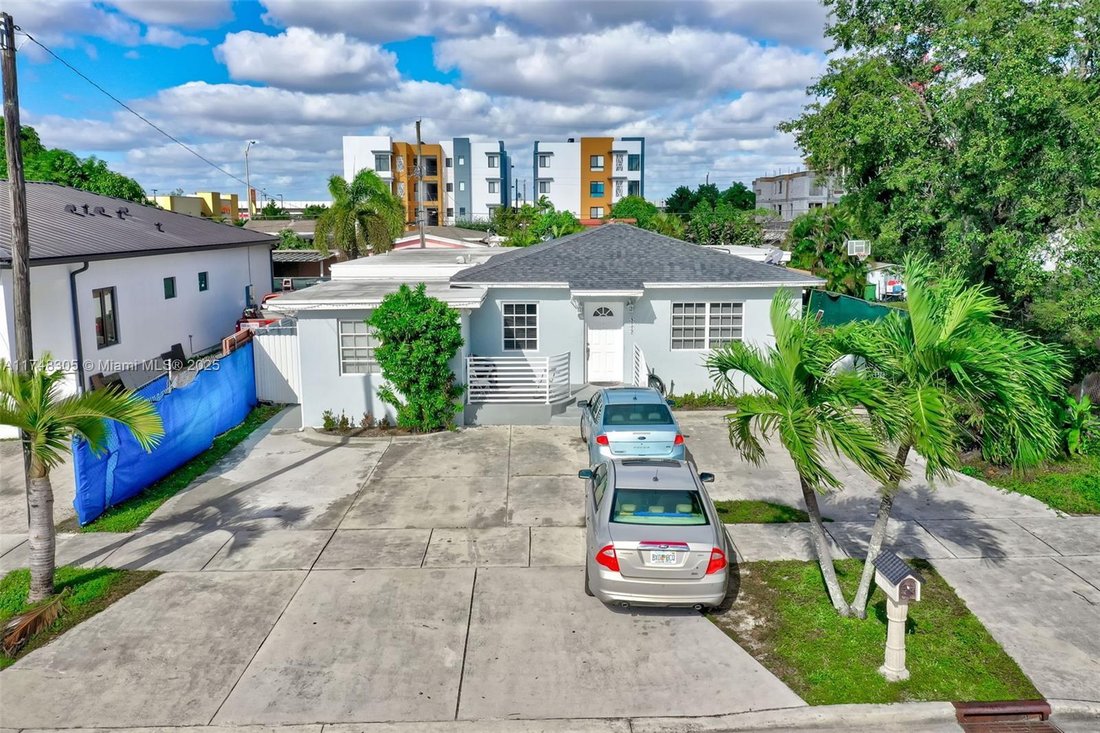 House in Hialeah, Florida, United States 2 - 16638941