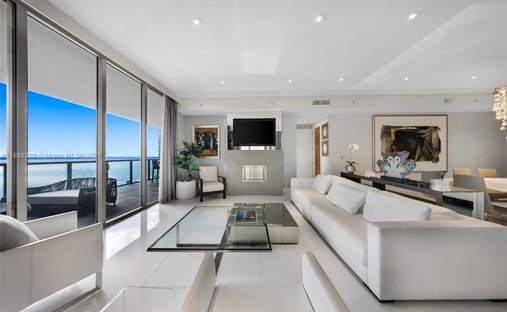 Condo in Bal Harbour, Florida, United States 1