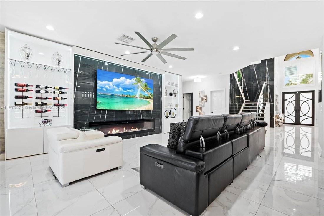 House in Miramar, Florida, United States 5 - 16640292