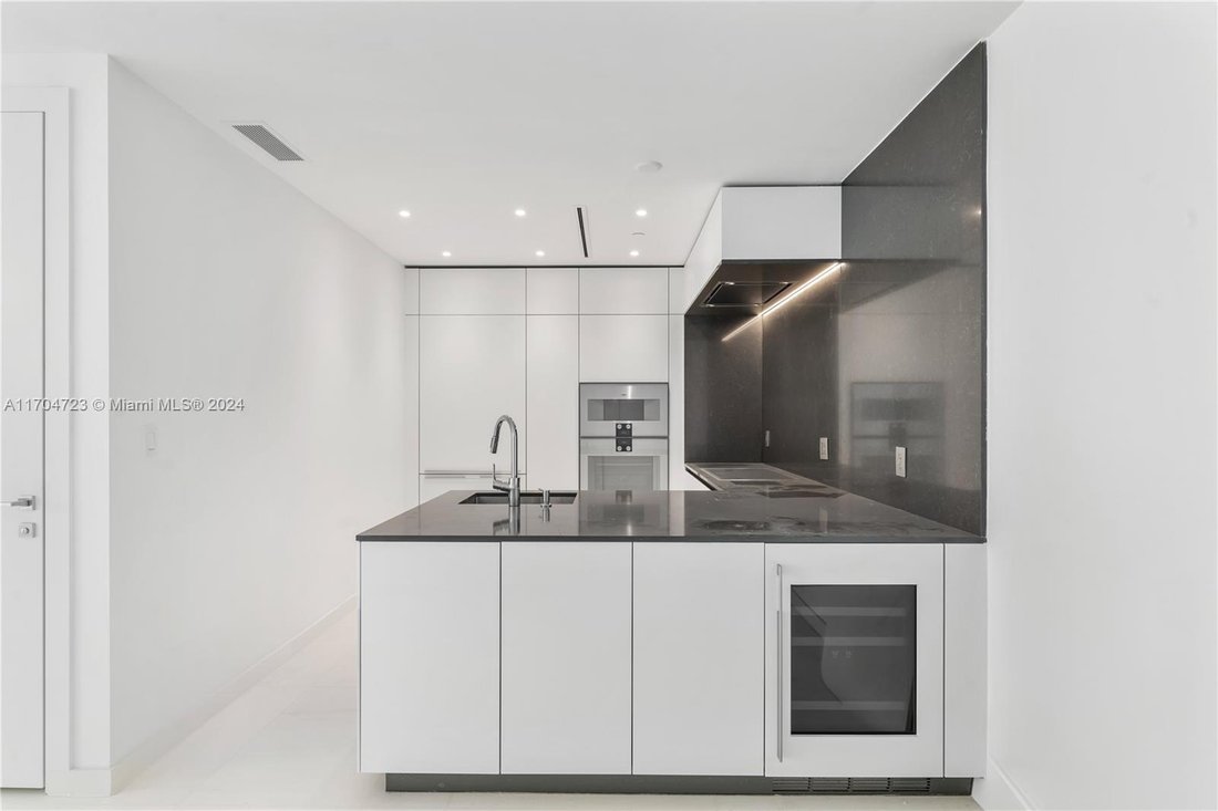 Condo in Miami, Florida, United States 4 - 16639058