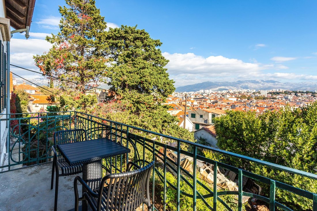 Apartment in Varos, Split, Split-Dalmatia County 2 - 16614200
