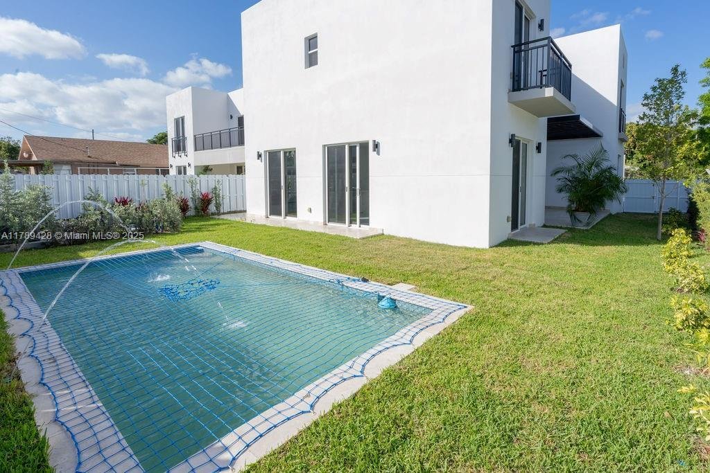 House in Miami, Florida, United States 5 - 16640468