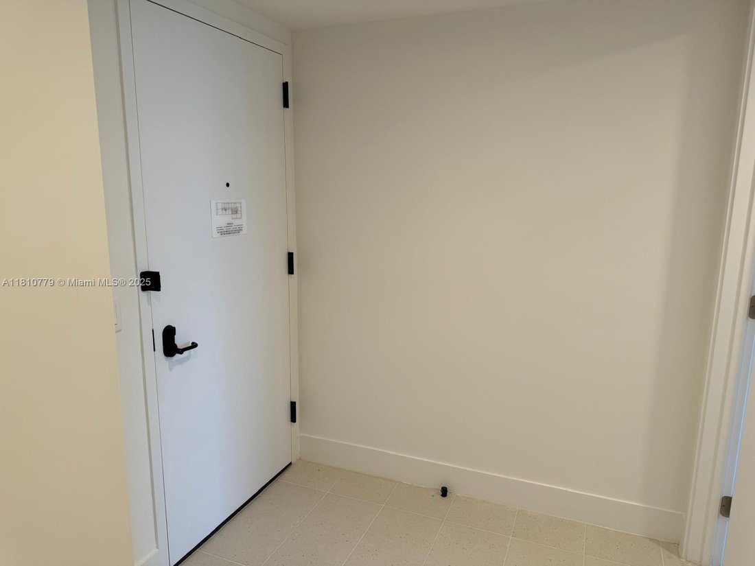 Condo in Miami, Florida, United States 4 - 16639137