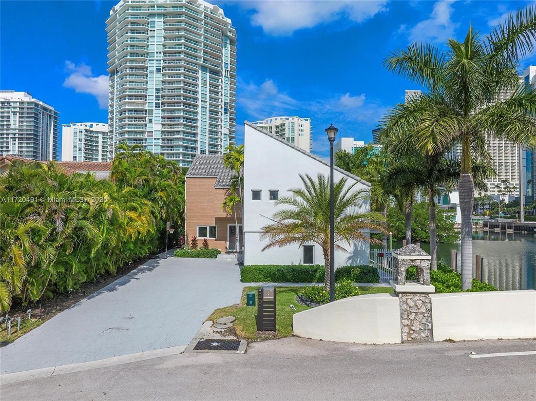 House in Golden Beach, Florida, United States 2 - 16638502