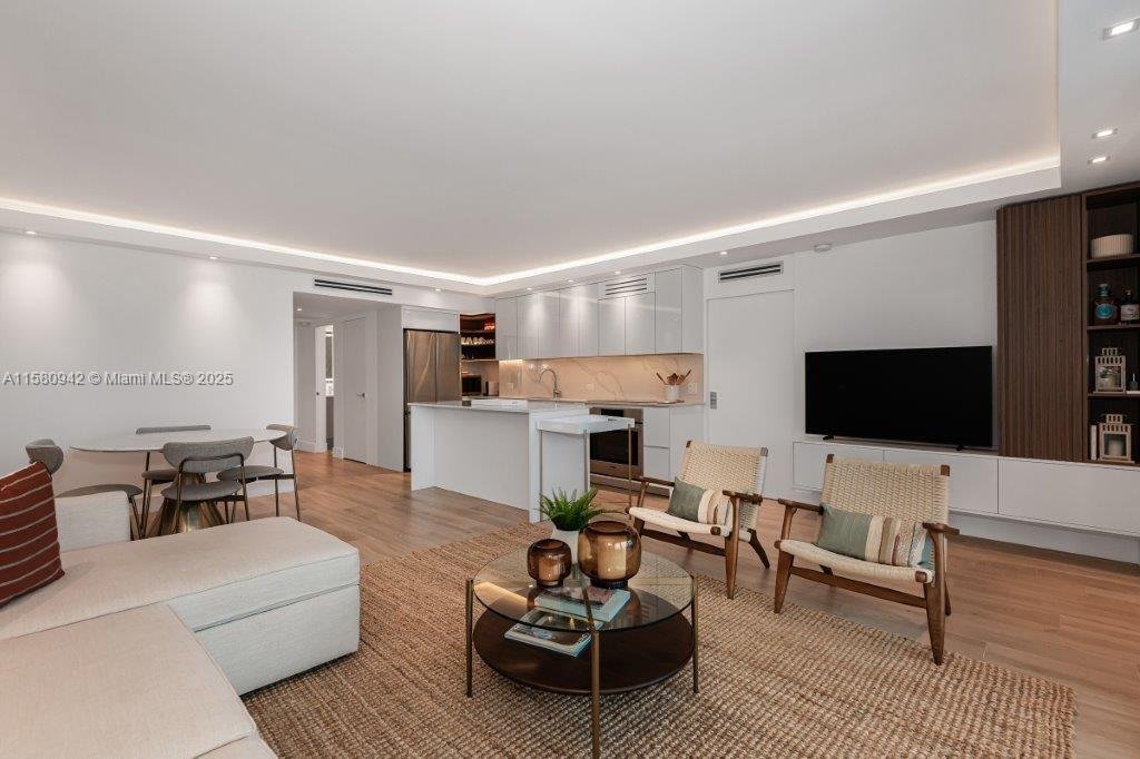 Condo in Miami Beach, Florida, United States 4 - 16637016