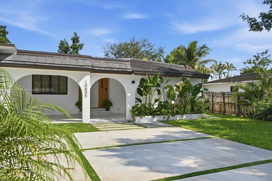 House in Miami, Florida, United States 2 - 16637218