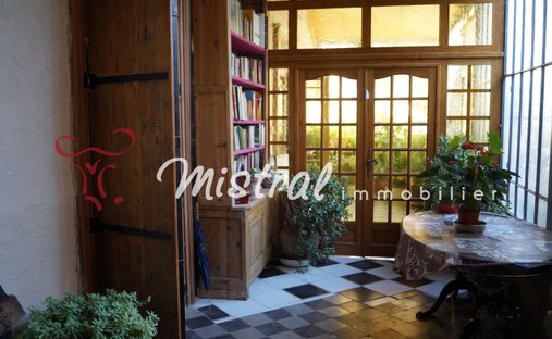 Sale Of Equestrian Estate Aimargues, 260m² 6 Rooms 1,050,000€ With Swimming Pool