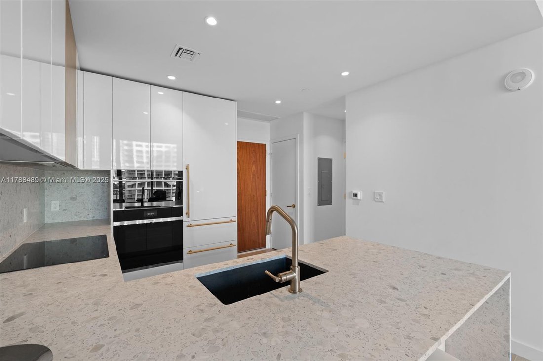 Condo in Miami, Florida, United States 3 - 16641506