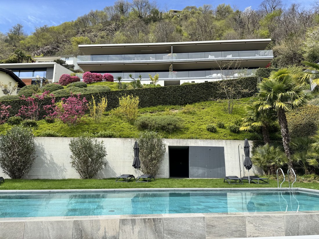 Splendido Appartamento DI 3,5 Locali Con Vista Lago Giardino E Piscina