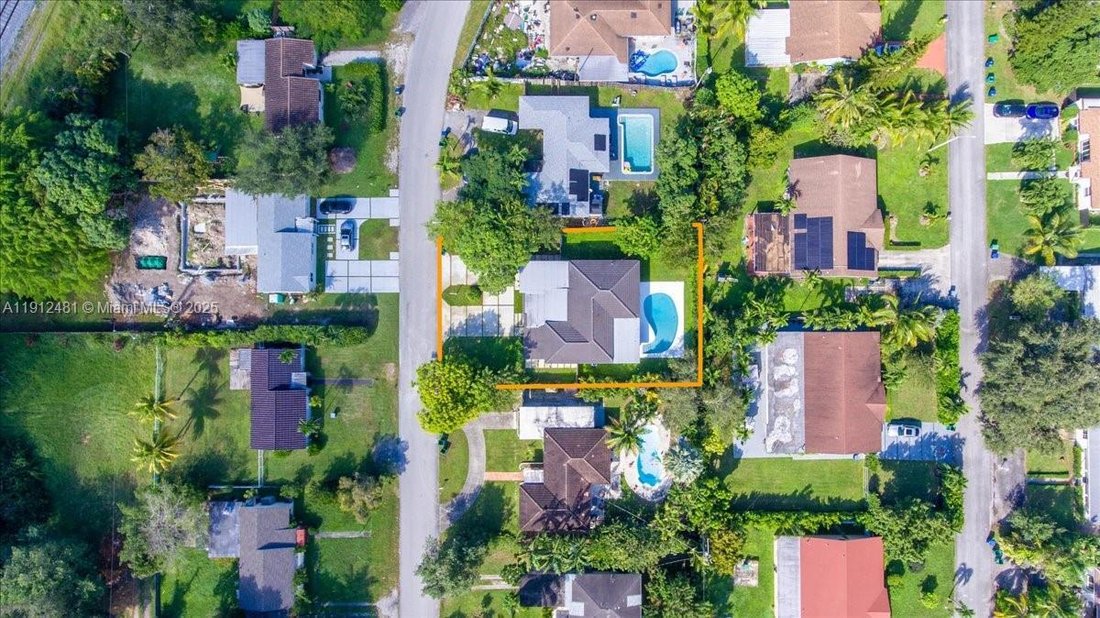 House in Miami, Florida, United States 4 - 16637218