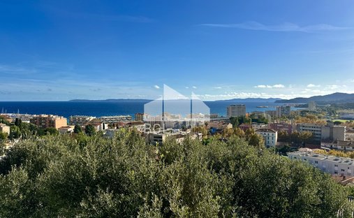 Apartment in Le Lavandou, Provence-Alpes-Côte d'Azur, France 1