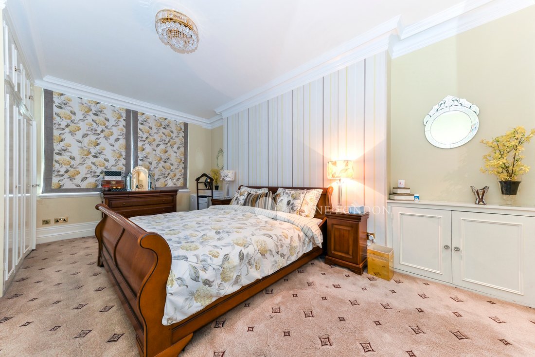 Apartment in Knightsbridge, Kensington And Chelsea, England 2 - 16631215
