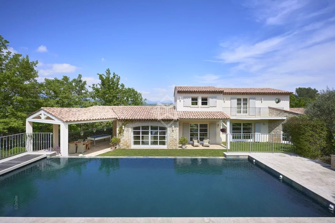 Estate in Tourrettes, Provence-Alpes-Côte d'Azur, France 1 - 16647368