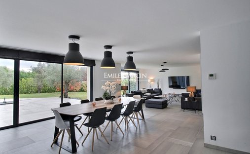 Villa in Centre Ville, Saint-Jean-de-Luz, France 1