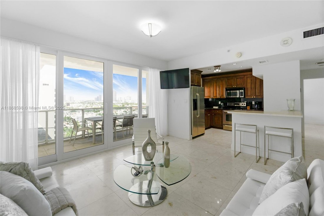Condo in Miami Beach, Florida, United States 5 - 16639191