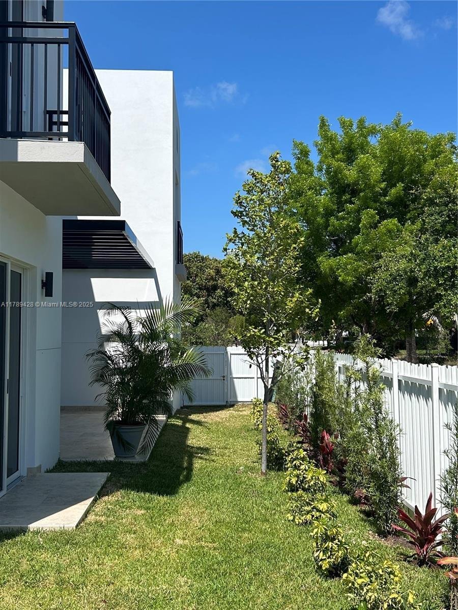 House in Miami, Florida, United States 4 - 16640468