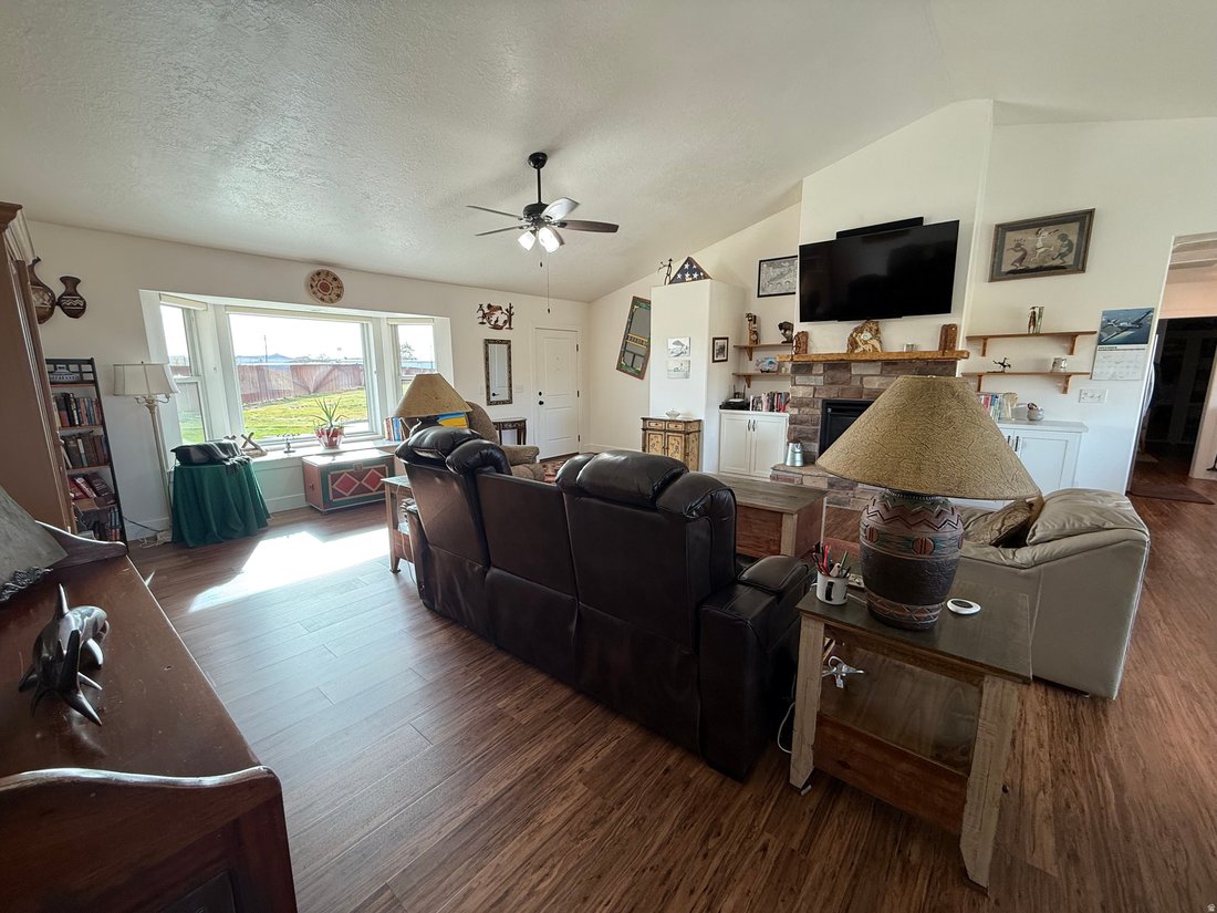 House in Green River, Utah, United States 3 - 16635389