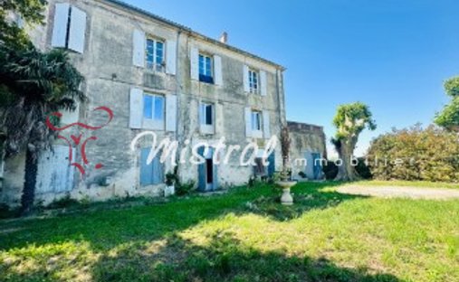 Sale Of Equestrian Estate Aimargues, 260m² 6 Rooms 1,050,000€ With Swimming Pool
