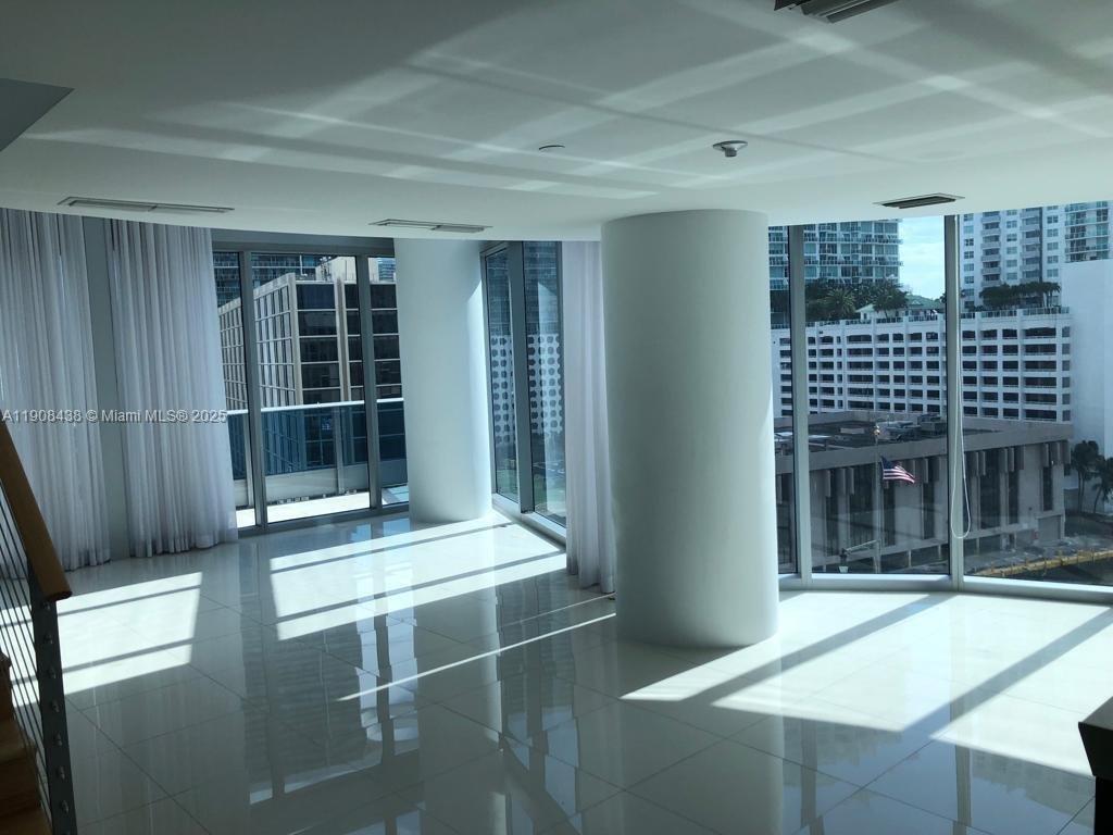 Condo in Miami, Florida, United States 1 - 16639288