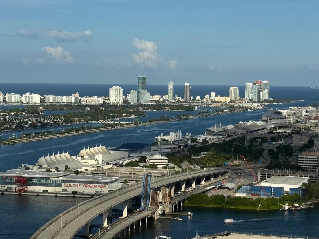 Condo in Miami, Florida, United States 1 - 16639137