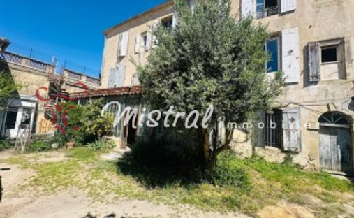 Sale Of Equestrian Estate Aimargues, 260m² 6 Rooms 1,050,000€ With Swimming Pool