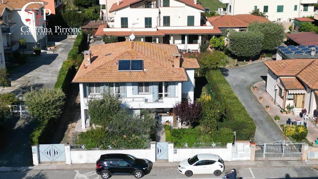 Villa in Marina di Cecina, Cecina, Tuscany 1 - 16648014