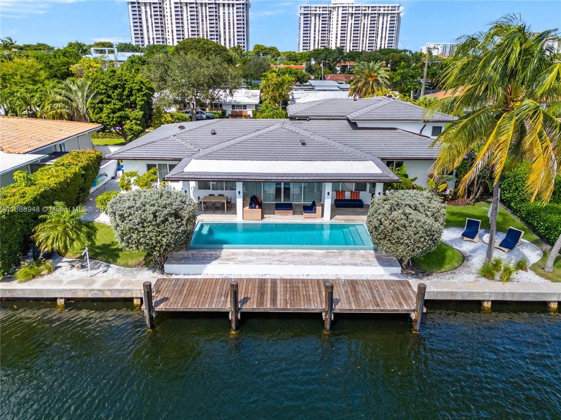 House in Miami, Florida, United States 1 - 16637345