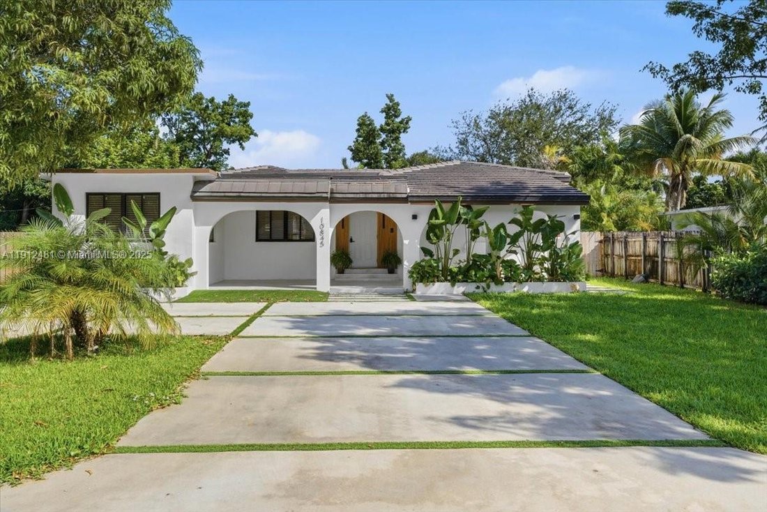 House in Miami, Florida, United States 1 - 16637218