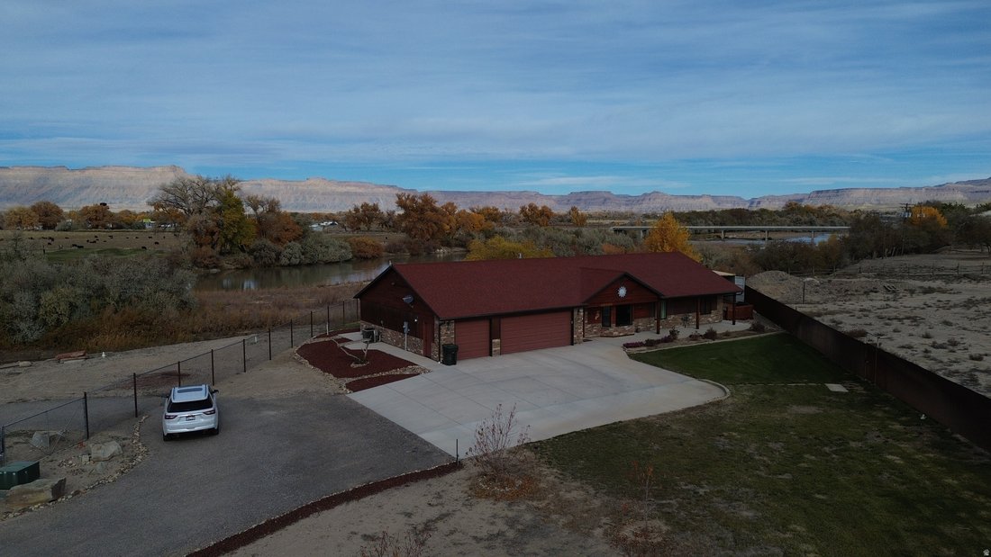 House in Green River, Utah, United States 2 - 16635389
