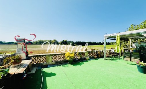 Sale Of Equestrian Estate Aimargues, 260m² 6 Rooms 1,050,000€ With Swimming Pool