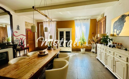 Sale Of Equestrian Estate Aimargues, 260m² 6 Rooms 1,050,000€ With Swimming Pool