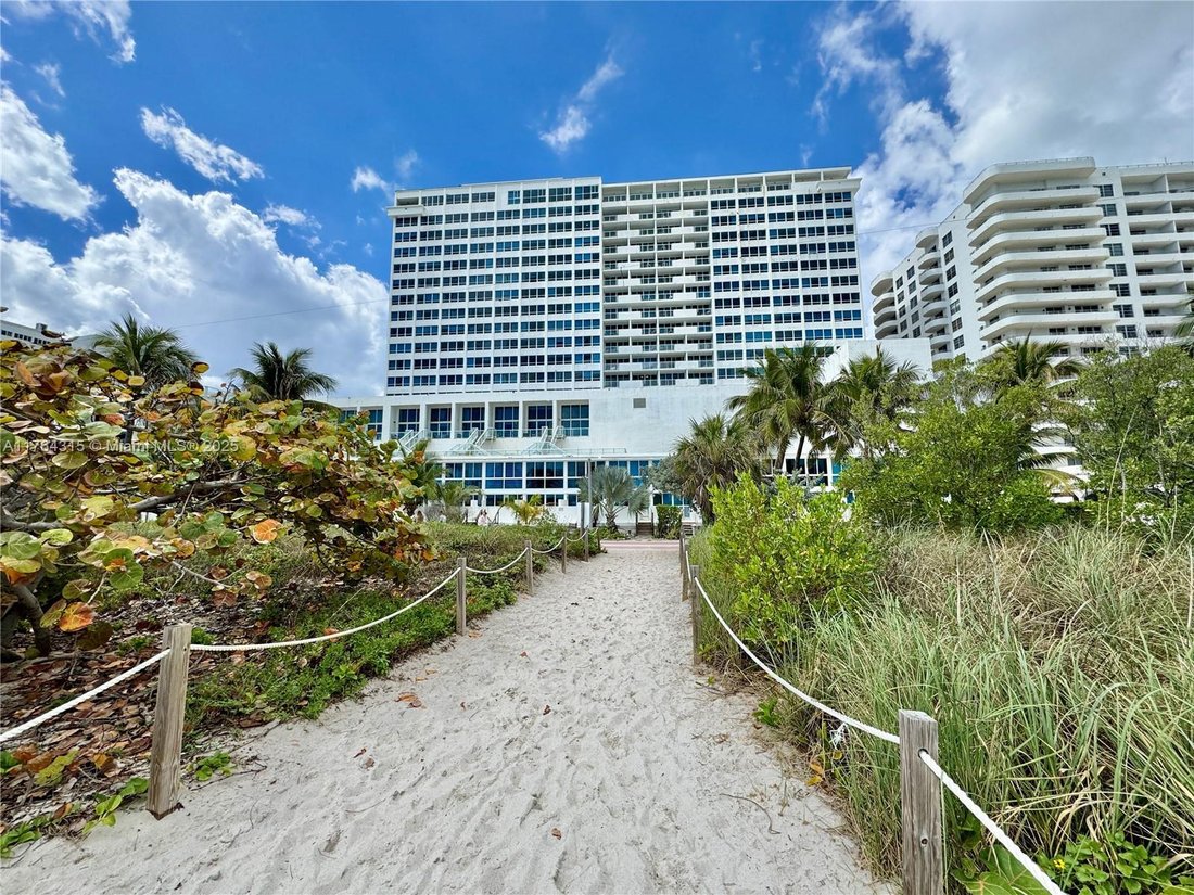 Condo in Miami Beach, Florida, United States 3 - 16636739