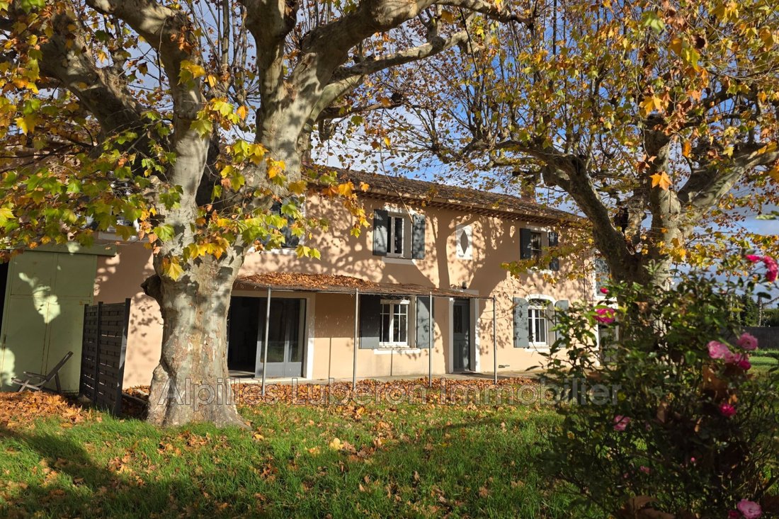 Villa in Mollégès, Provence-Alpes-Côte d'Azur, France 1 - 13375093