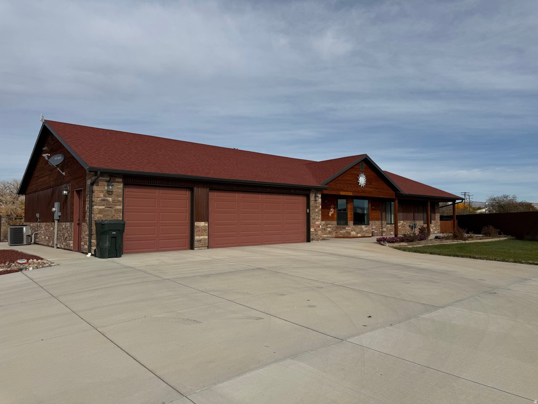 House in Green River, Utah, United States 1 - 16635389