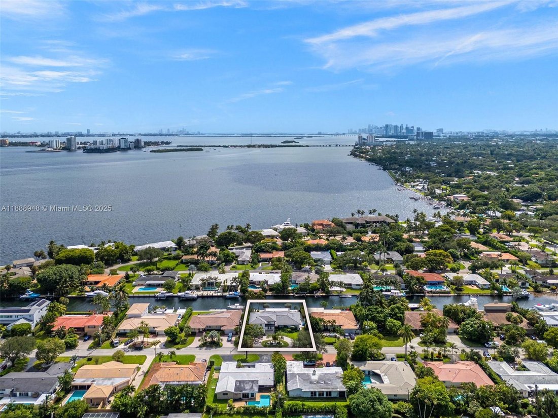 House in Miami, Florida, United States 3 - 16637345