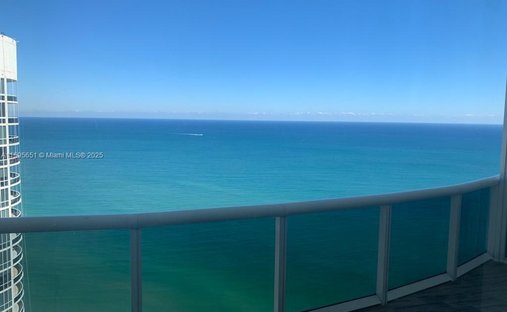 Condo in Golden Beach, Florida, United States 1