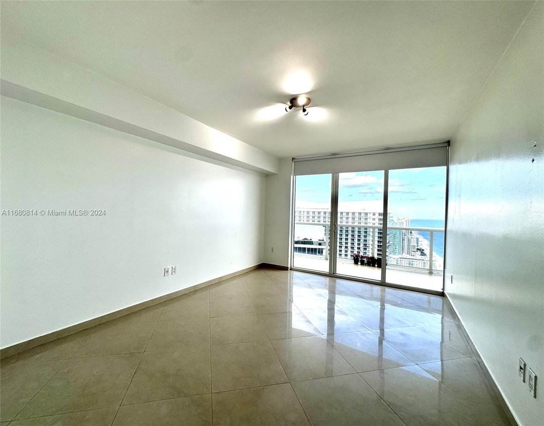 Condo in Hallandale Beach, Florida, United States 4 - 16636007