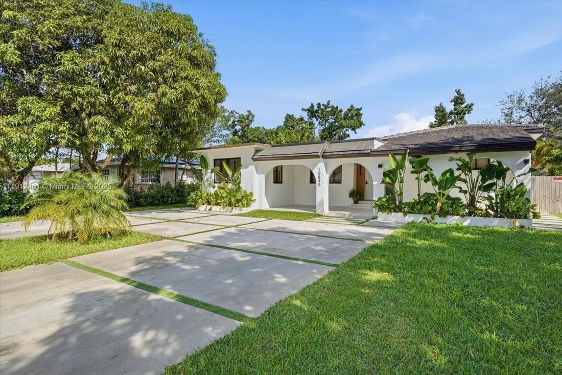 House in Miami, Florida, United States 3 - 16637218