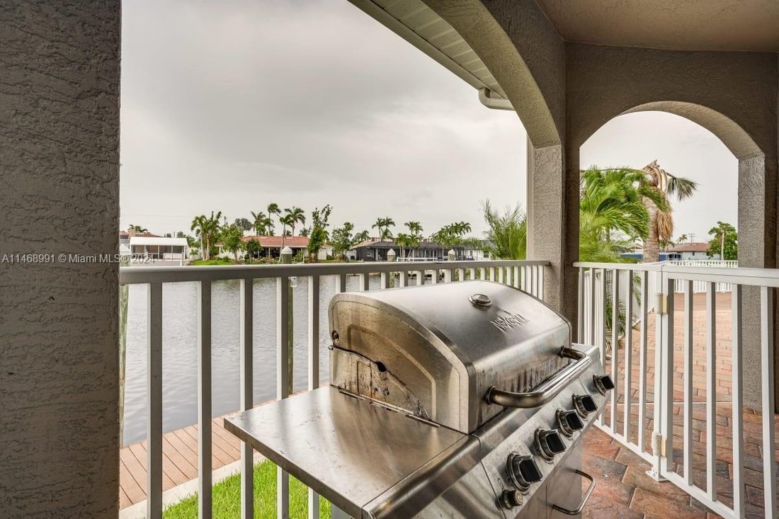 House in Cape Coral, Florida, United States 5 - 16639752