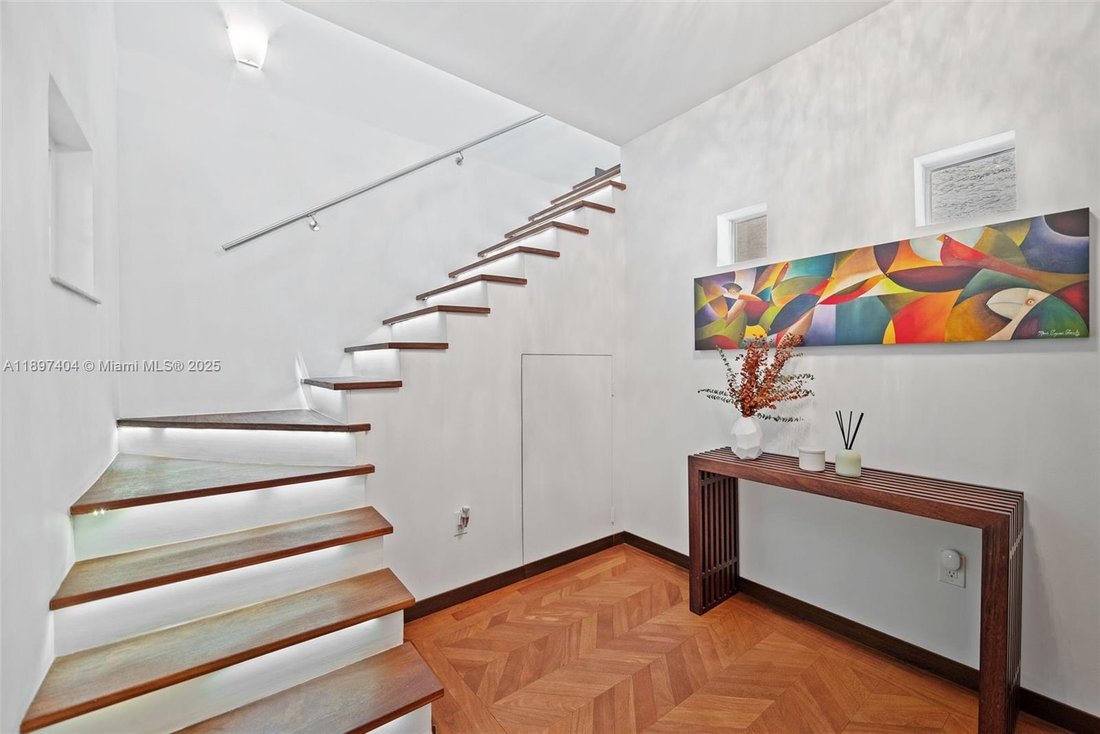 Townhouse in Coral Gables, Florida, United States 2 - 16637195