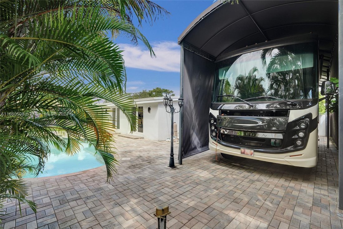 House in North Miami Beach, Florida, United States 4 - 16638288