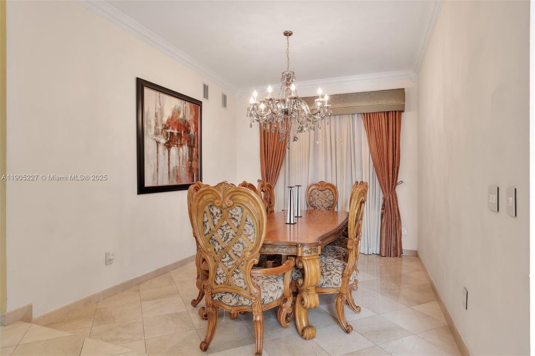 House in Hialeah, Florida, United States 4 - 16640024