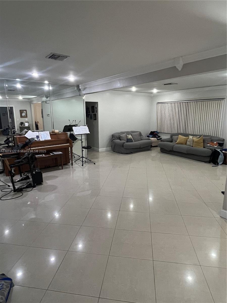 House in Miami, Florida, United States 3 - 16639709