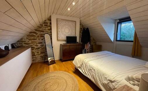 An Incredible Real Estate Asset Overlooking The Ria.