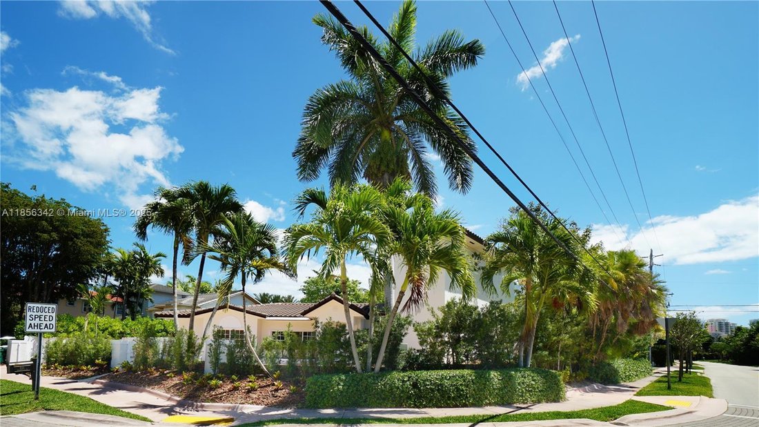House in Key Biscayne, Florida, United States 2 - 16637021