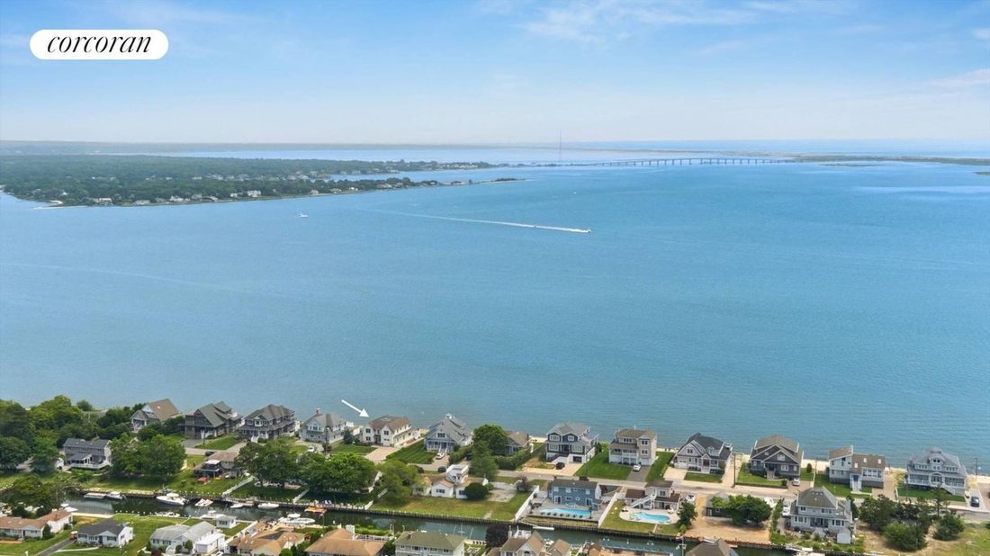 House in East Quogue, New York, United States 1 - 16645147